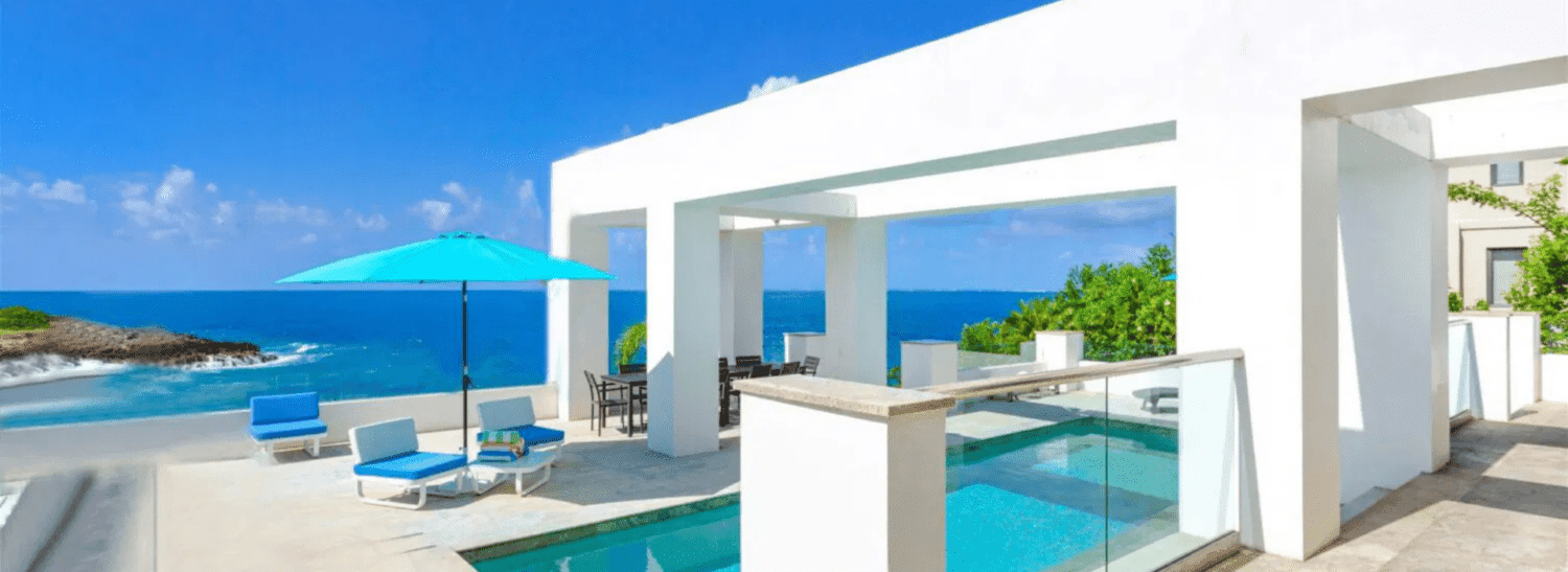 house with private pool